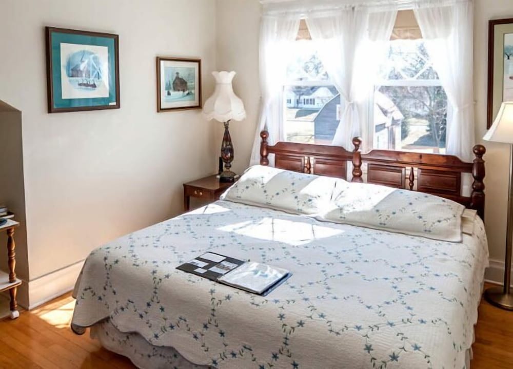 Room (Mockingbird Room)