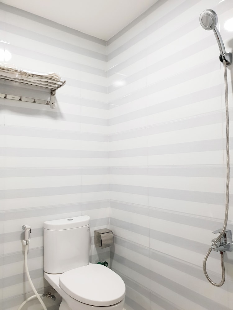 Standard Twin Room - Photo 4