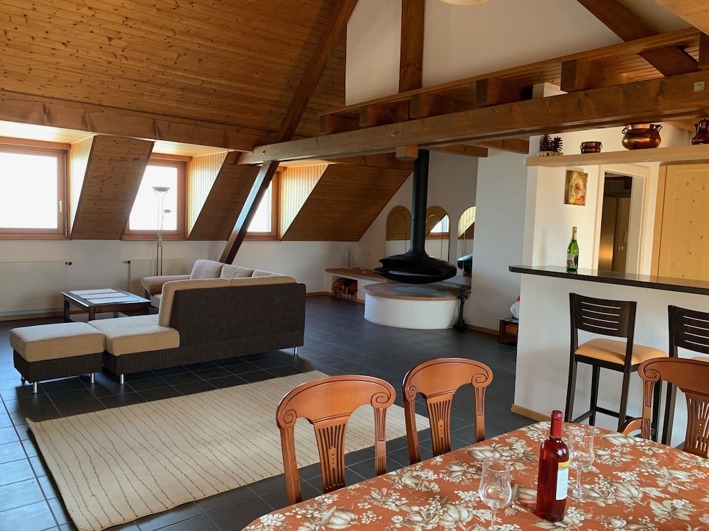 Comfort Apartment, 2 Bedrooms, Kitchen, Lake View