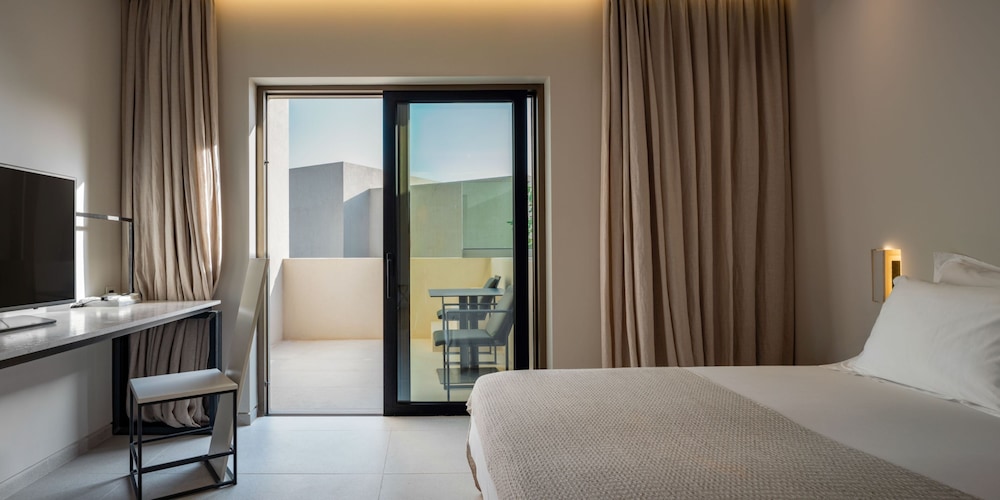 Deluxe Suite, 1 Bedroom (Plunge Pool) photo 2