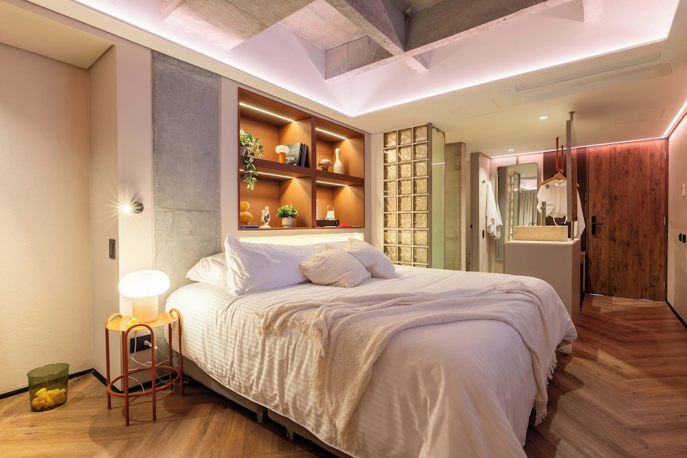 Superior Room, City View