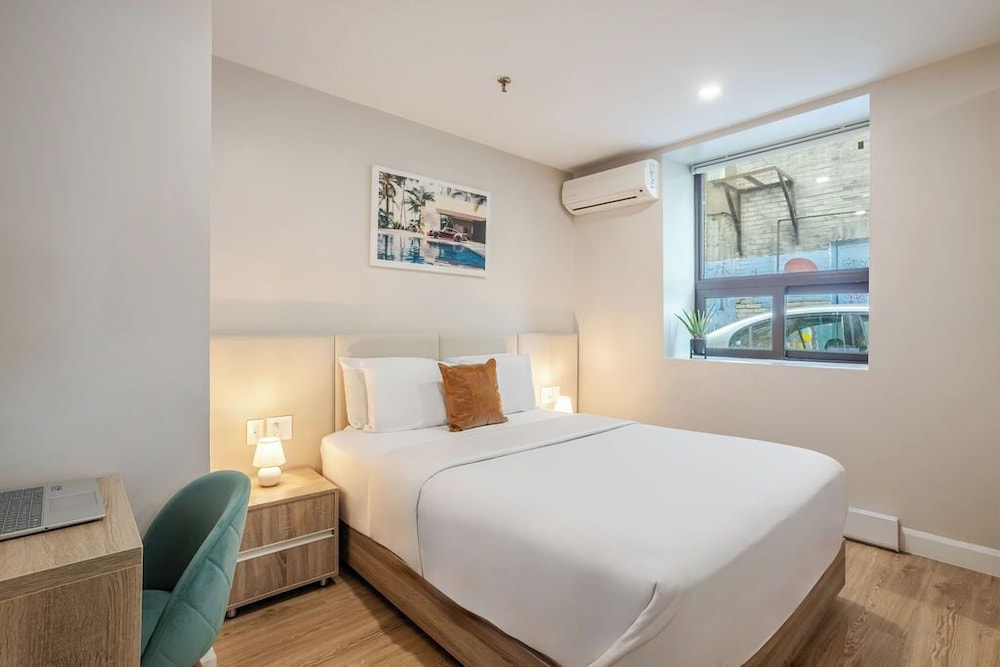 Standard Room, 1 Queen Bed - Photo 6