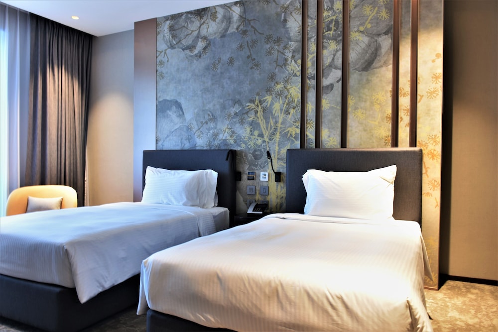 Deluxe Room, 2 Twin Beds (Sky.) photo 2