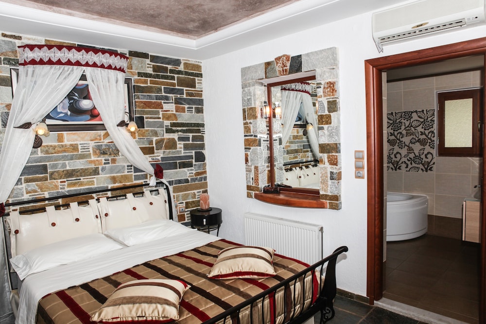 Superior Studio Suite, Beach View photo 1