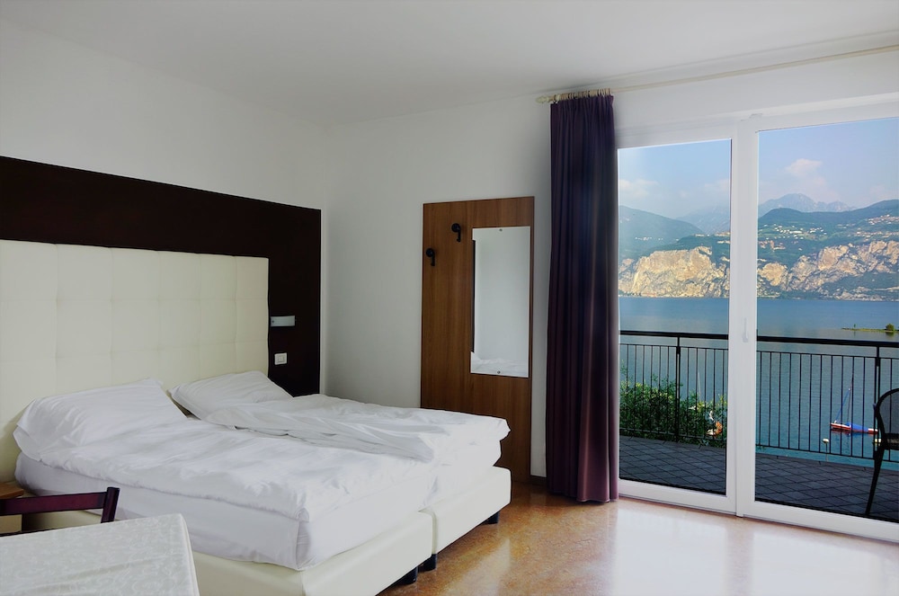Superior Double Room, Balcony, Lake View