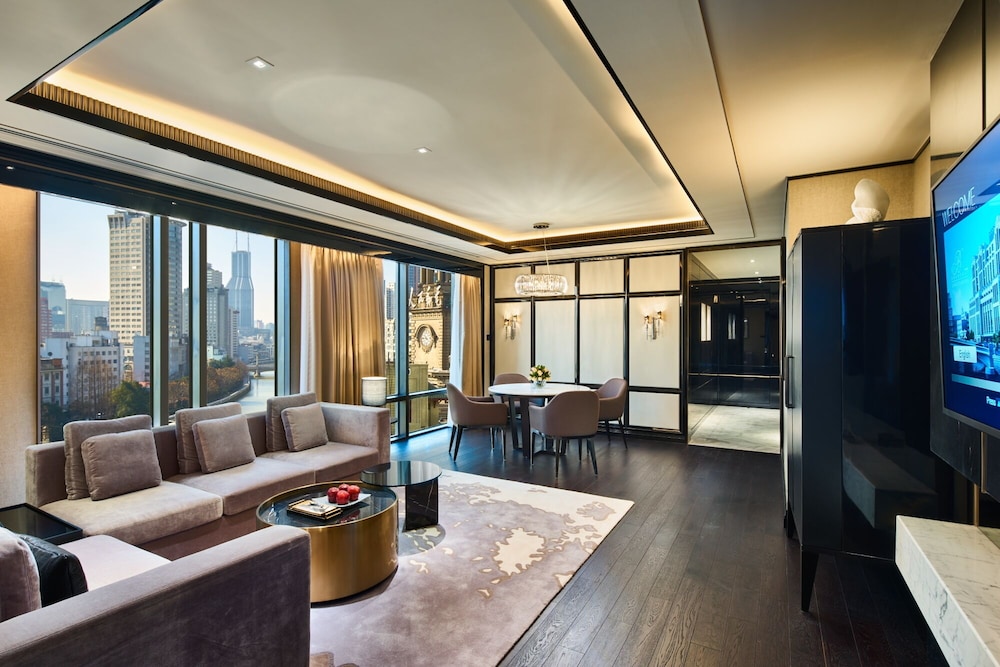 Deluxe River Suite