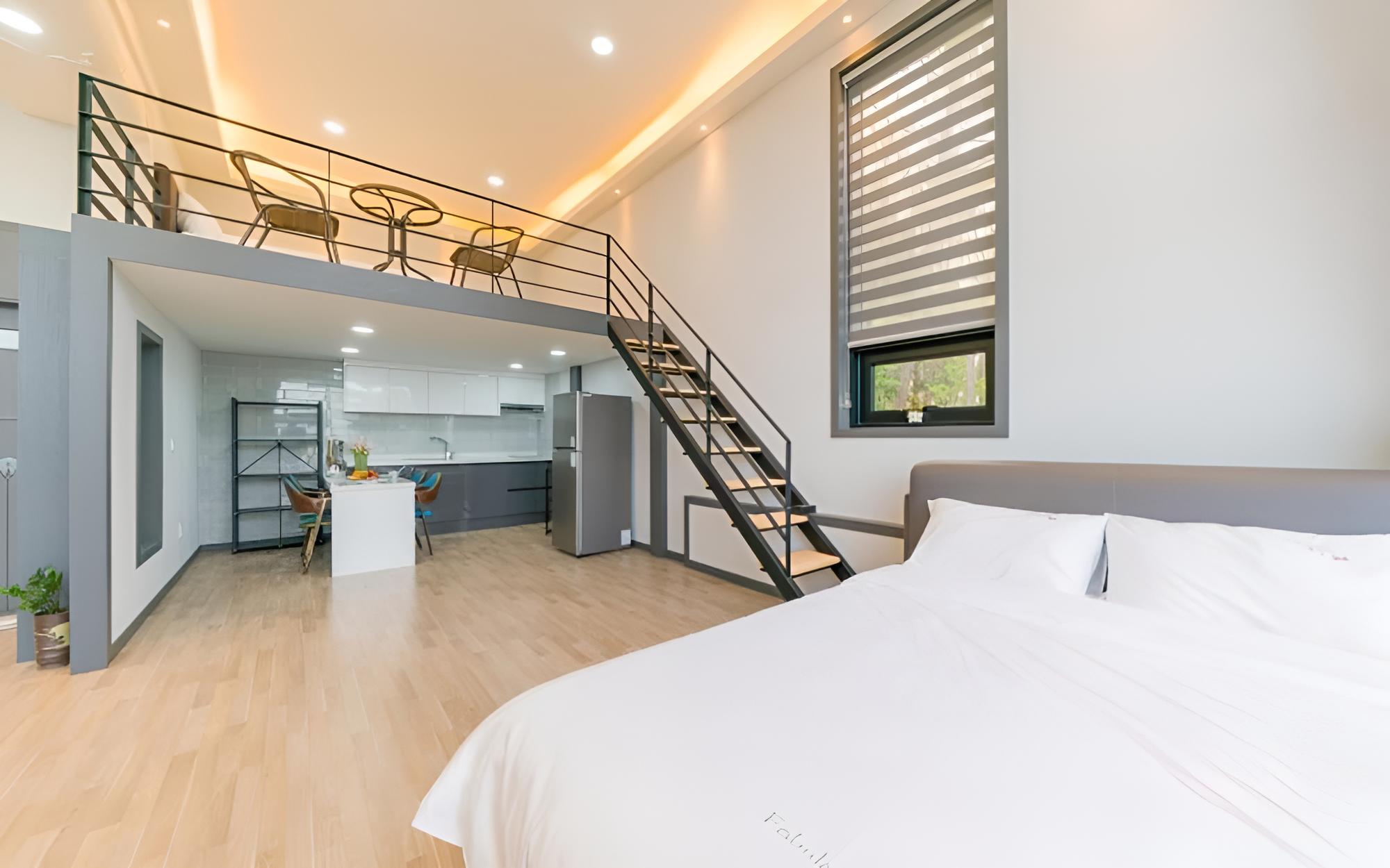 Room (2F Room B Ocean View (Room Random))
