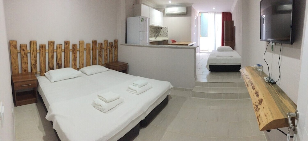 Classic Triple Room, 1 Bedroom photo 1