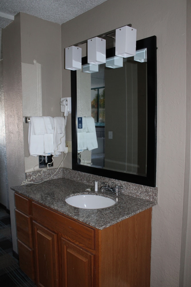 Suite, Multiple Beds - Photo 2