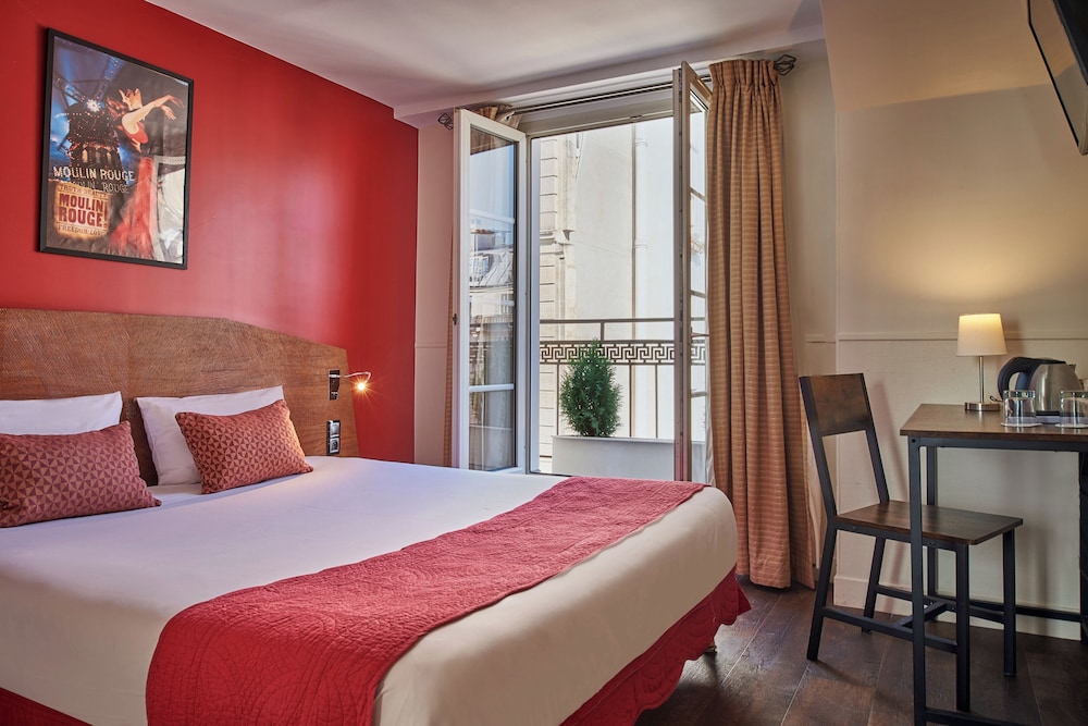 Classic Double Room, Balcony, Moulin Rouge view