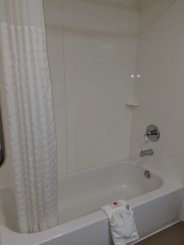 Standard Room, 1 King Bed, Non Smoking - Photo 12