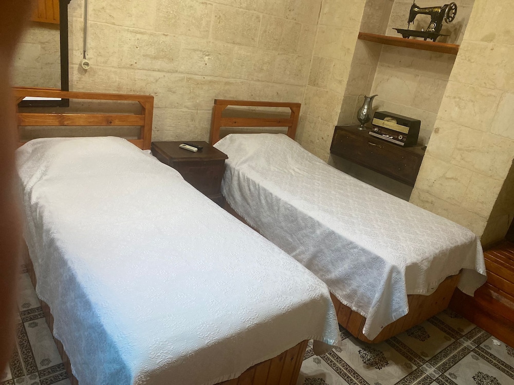 Basic Room, 2 Twin Beds photo 1