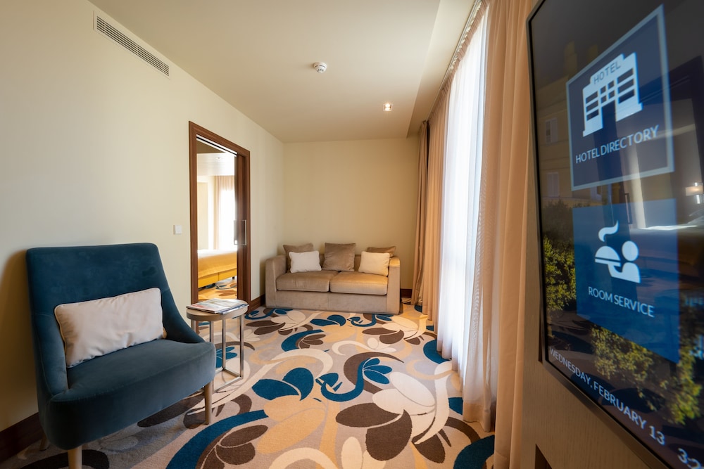 Suite (with 1 extrabed, 2 adults + 1 kid)