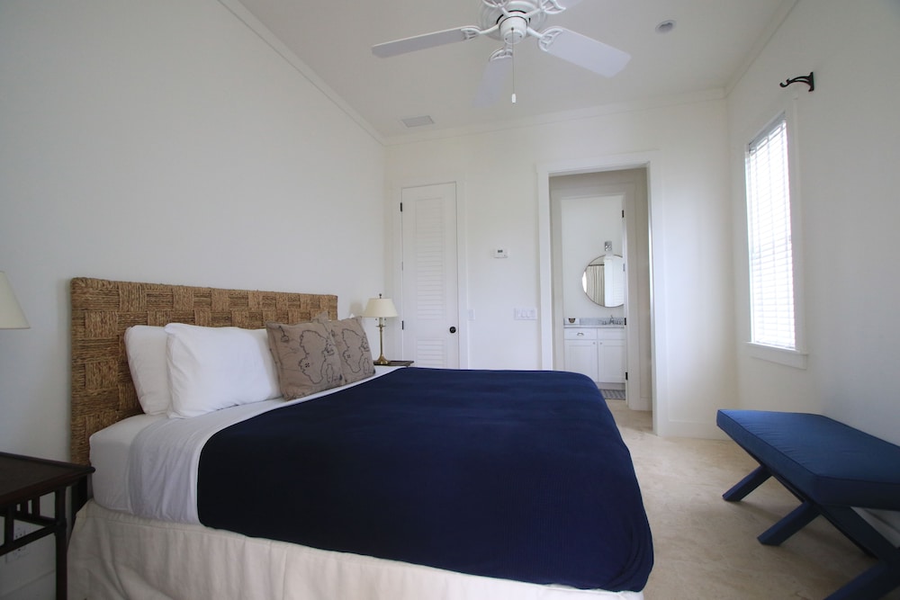 Town Cottage Room - 1 King Bed photo 3