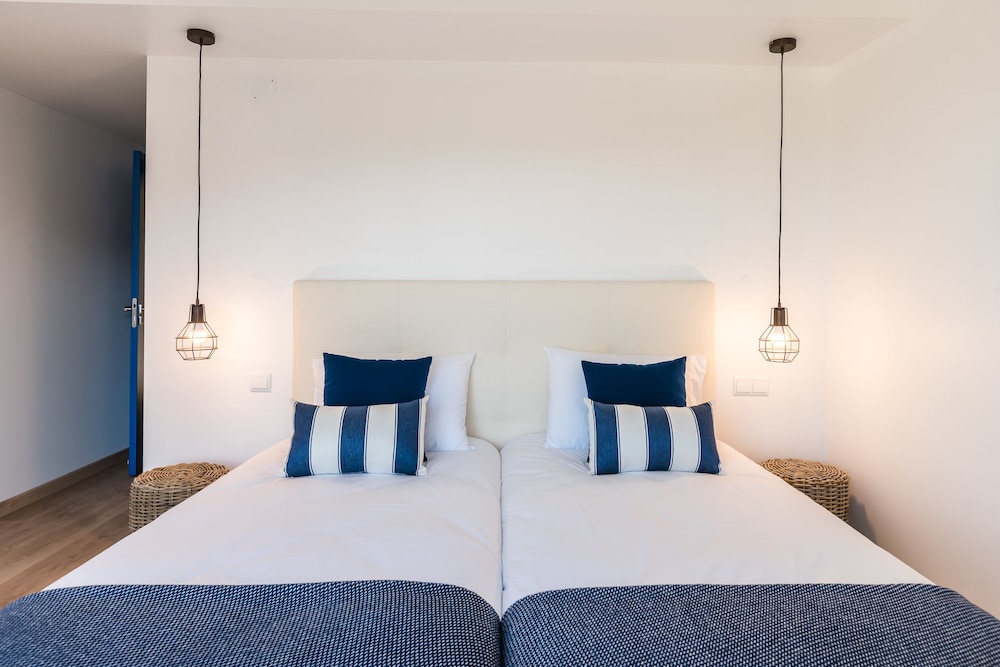 Twin Room, Balcony, Sea View photo 3