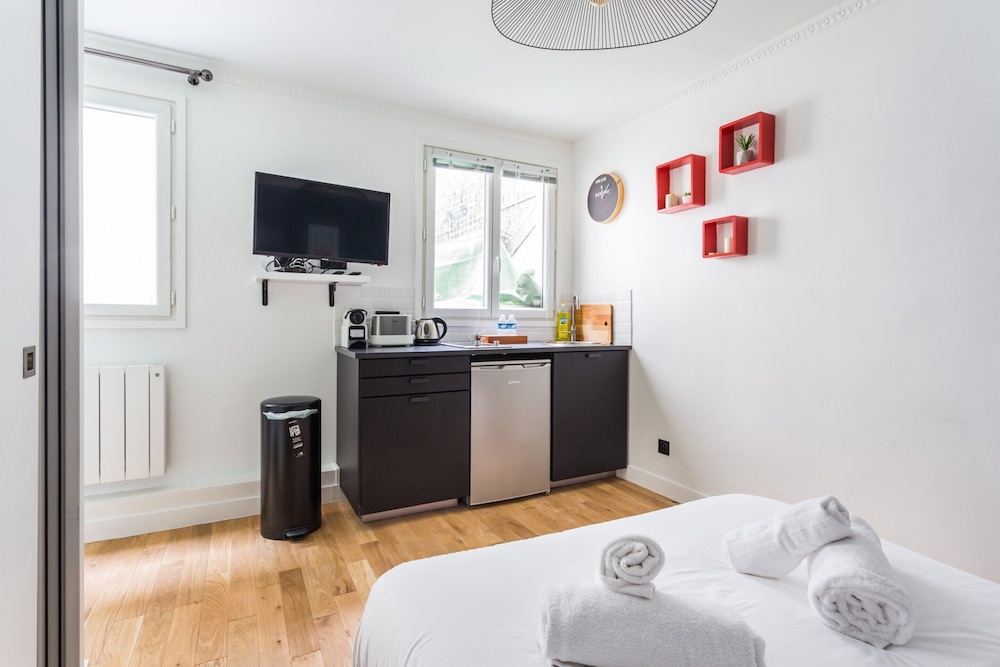 Apartment photo 2