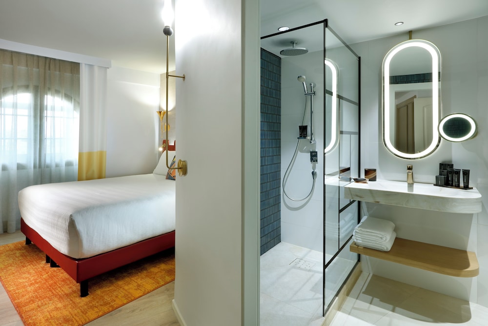 Suite (Gold)