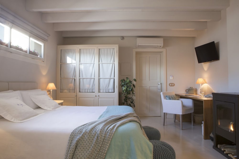 Double or Twin Room (Cozy Room) photo 2
