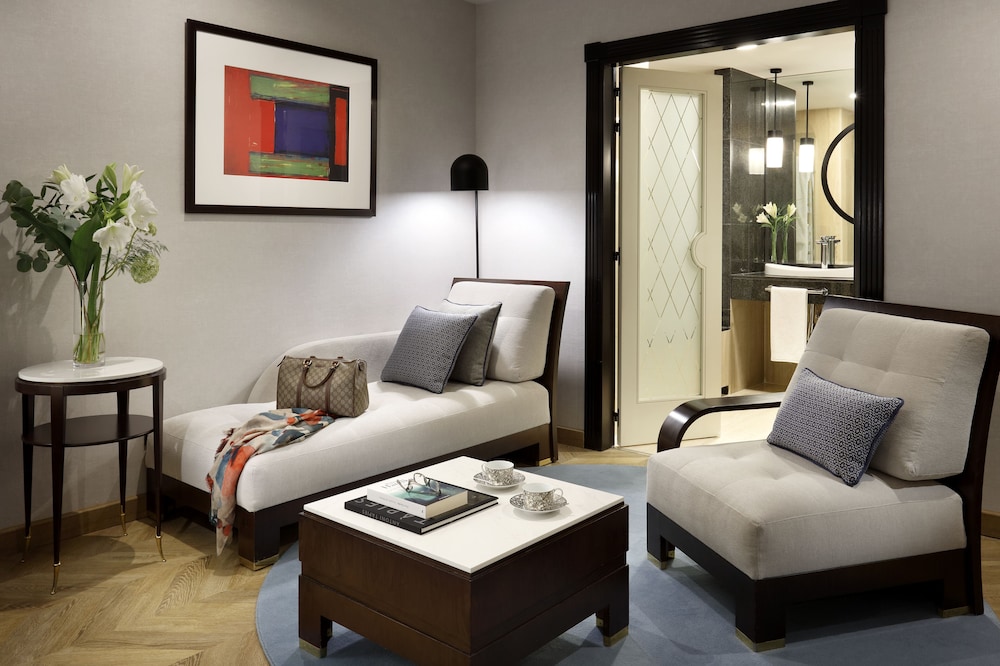 Executive Suite (Regency, with Club Access)