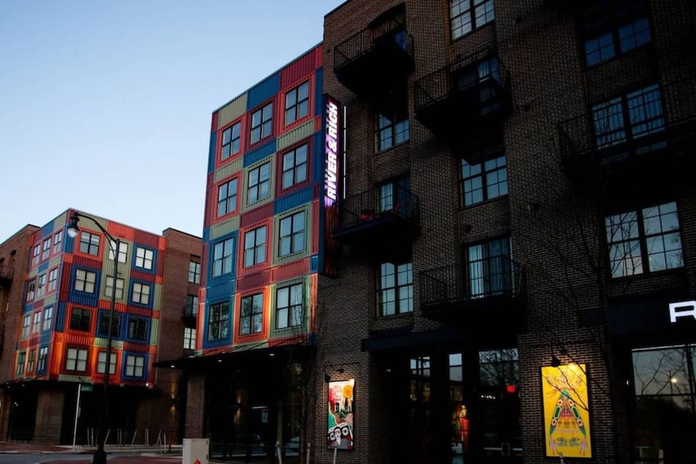 Skyline View 2BR w Balcony Free Parking W D, Billede 10
