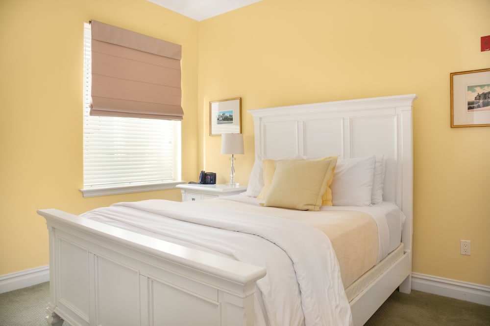 One Bedroom Suite - One-Bedroom Suite - Full Kitchen & Free Parking photo 2