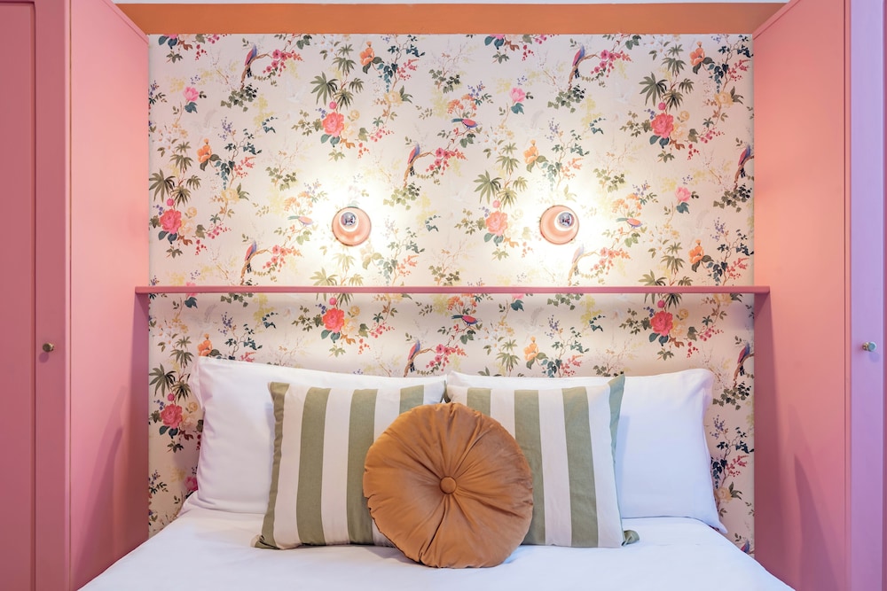 Standard Double or Twin Room photo 2