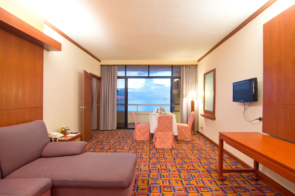 Sunset Suite photo 3