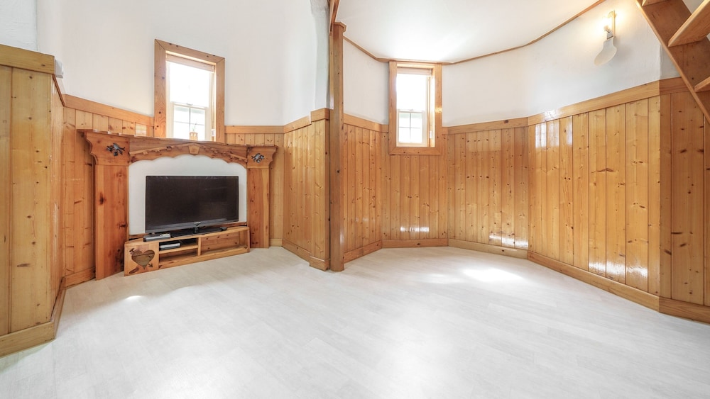 Basic Room, 1 Bedroom (Pencil 4 (Mountain View / BBQ))