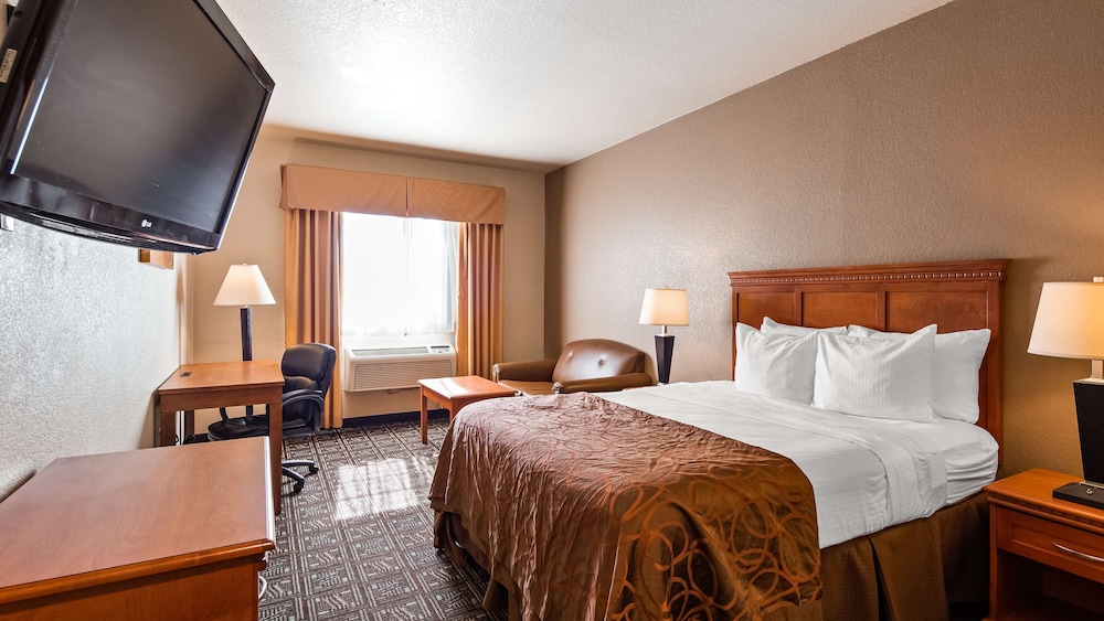 Standard Room, 1 Queen Bed, Non Smoking, Refrigerator & Microwave (No Pets In Room Type)
