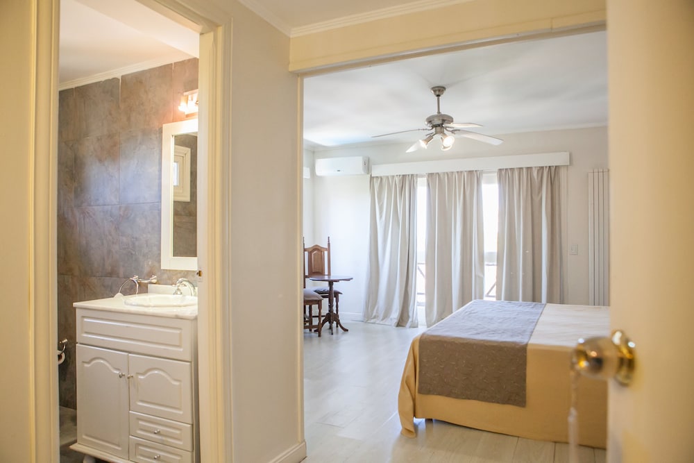 Deluxe Suite (Upper Class)