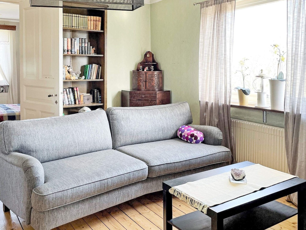 Apartment photo 2