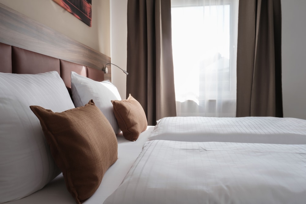 Deluxe Twin Room - Photo 2