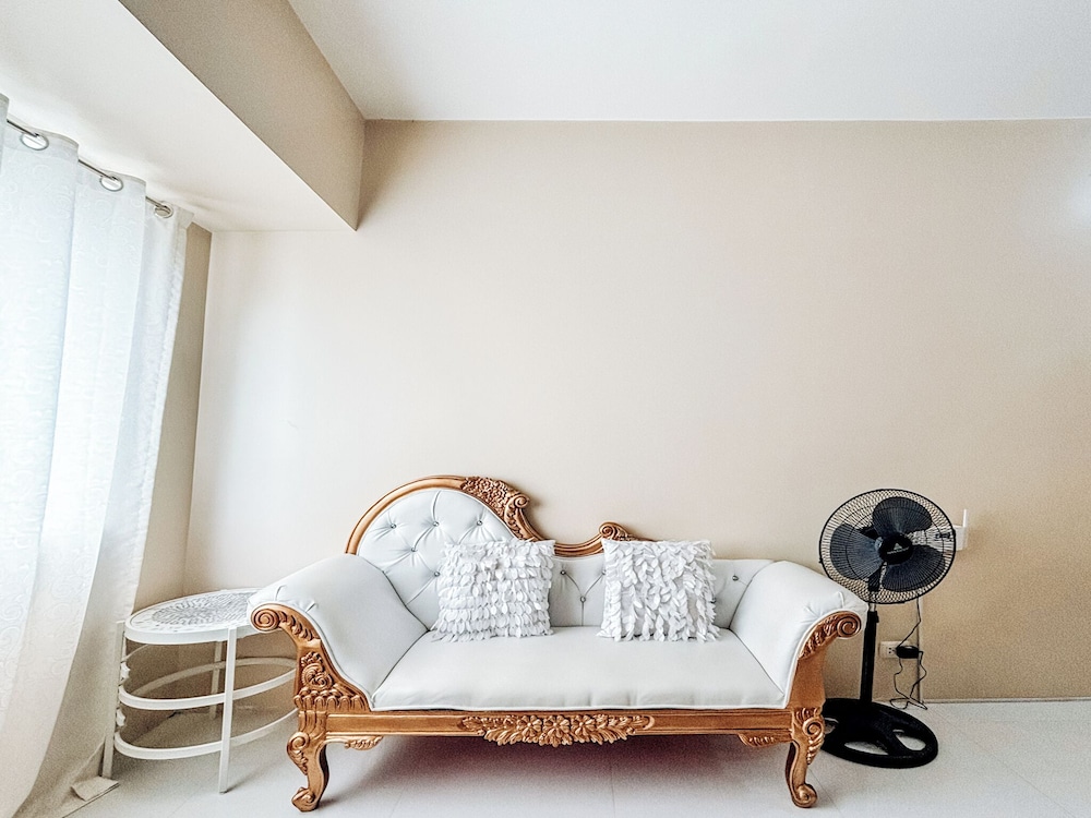 Condo, 2 Bedrooms, Balcony