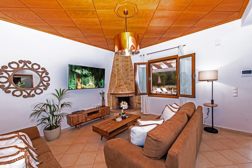 Villa photo 1