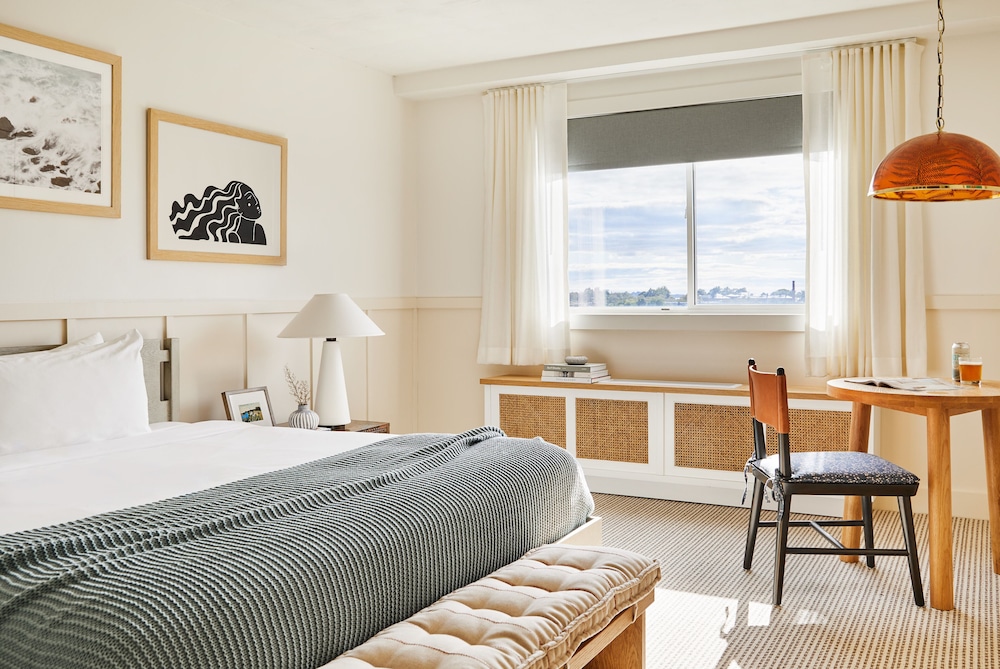 Premium King Room - Photo 1