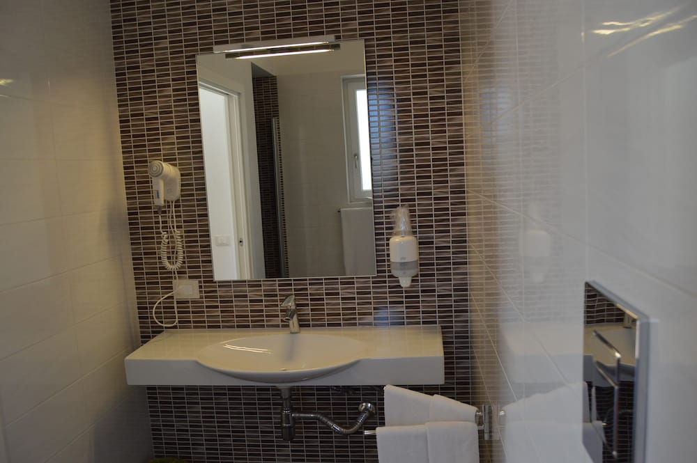 Quadruple Room, Balcony photo 1