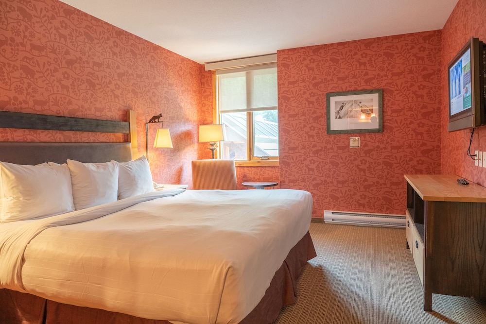 Superior Room, 1 King Bed, Balcony - Photo 1