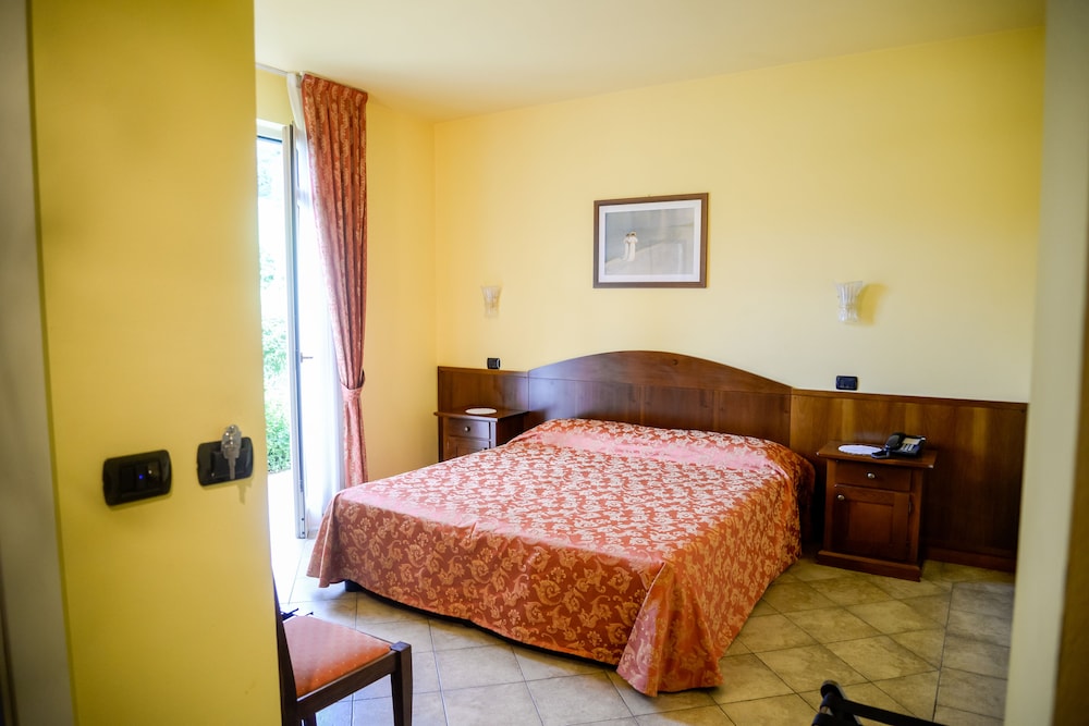 Classic Double Room Single Use, Garden View photo 1