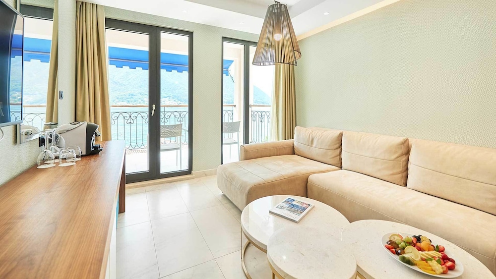 Premium Double Room, Sea View photo 2