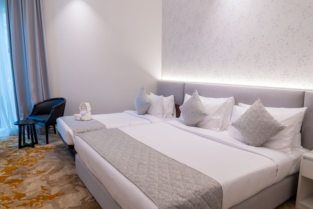 Deluxe Room, 1 King Bed photo 3