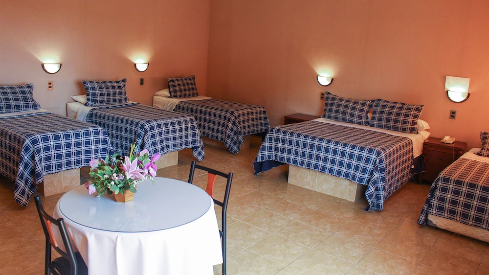 Superior Quadruple Room, Multiple Beds, Private Bathroom photo 2