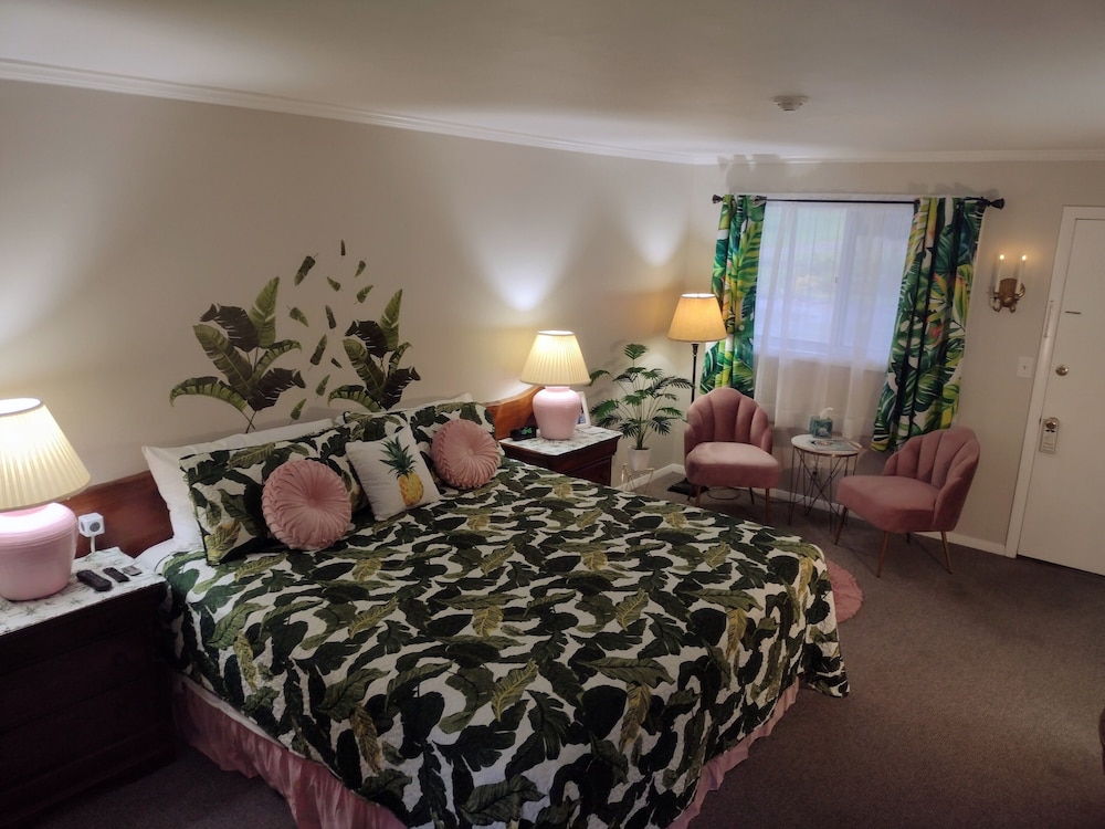 Signature Room, 1 King Bed, Mountain View
