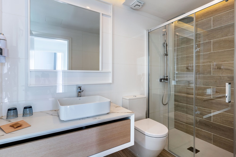 Deluxe Apartment thumbnail 5
