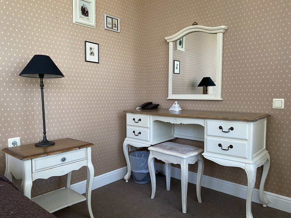 Standard Double Room - Photo 10