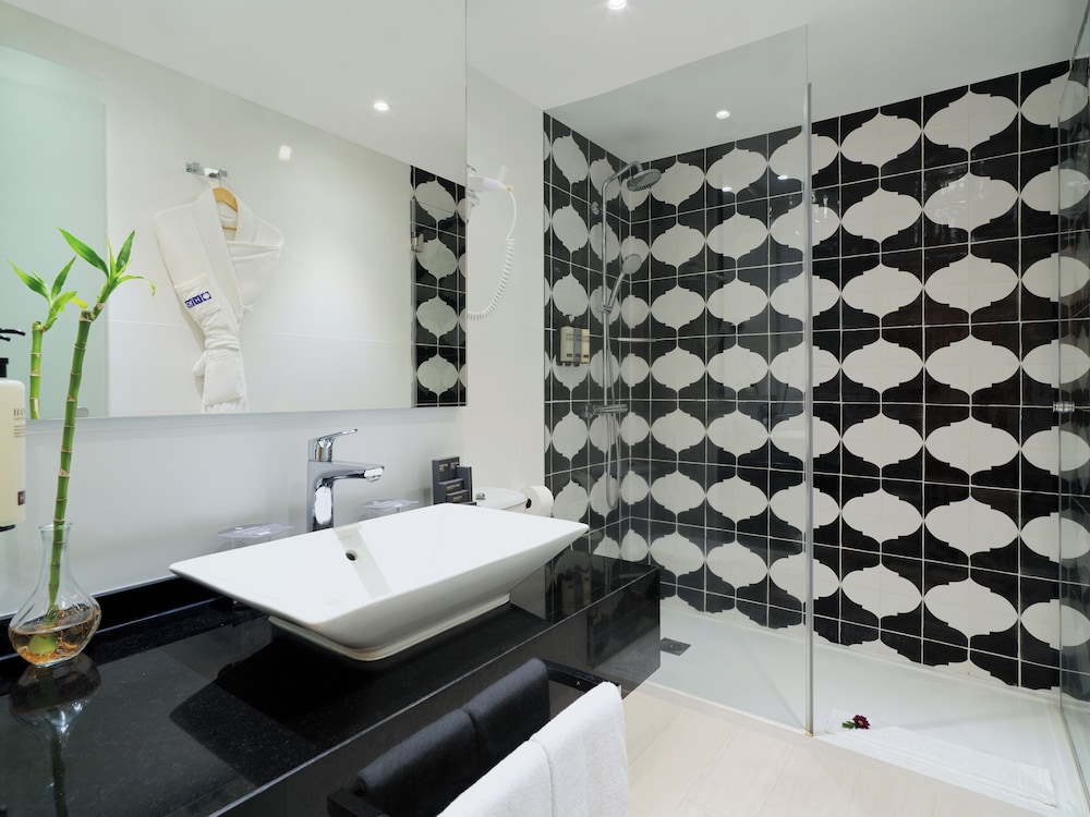 Twin Room, Balcony (1 Adult)