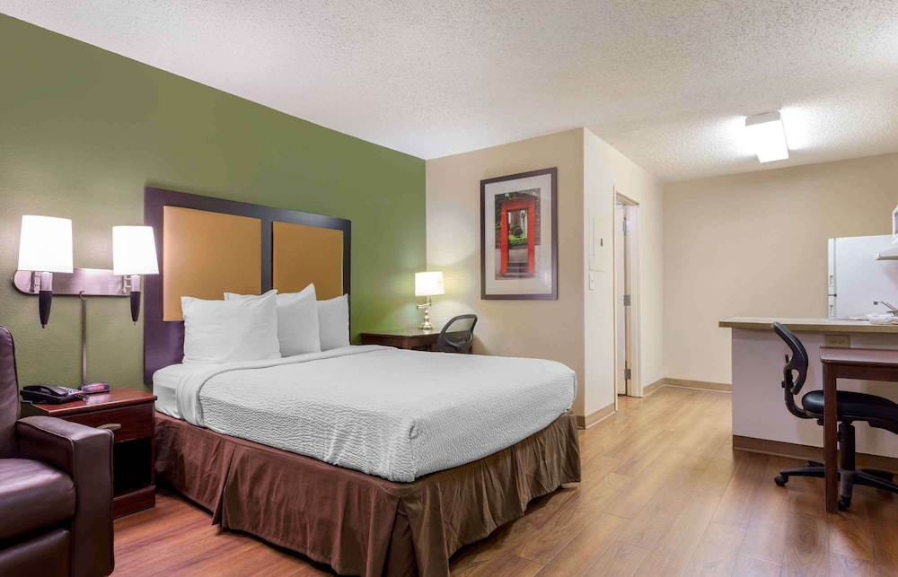 Studio, 1 Queen Bed, Non Smoking - Photo 1