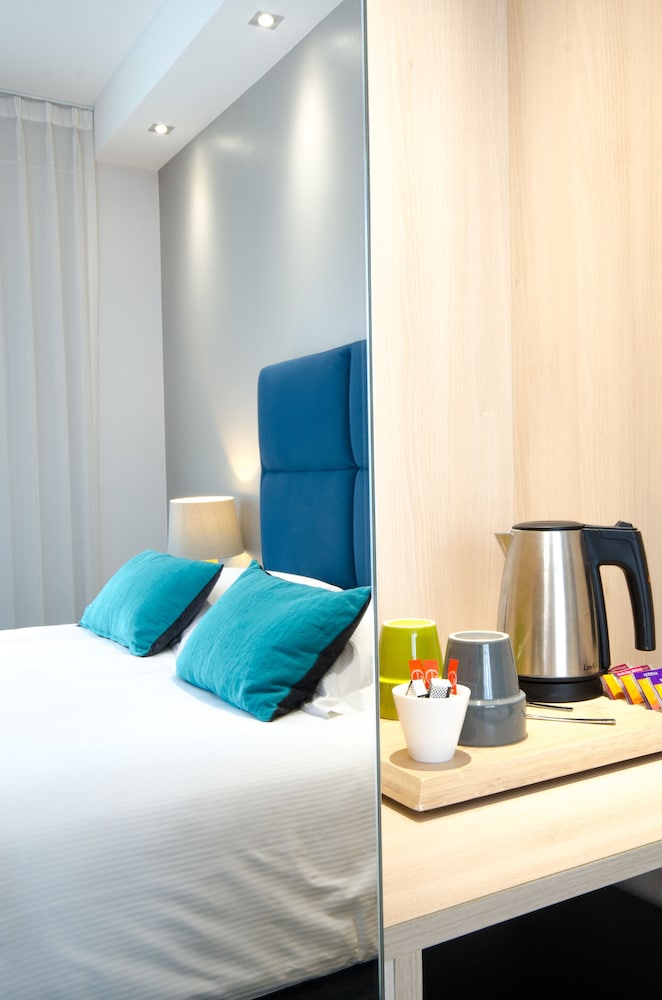 Superior Room, Multiple Beds, Non Smoking (Larger Room) - Photo 4
