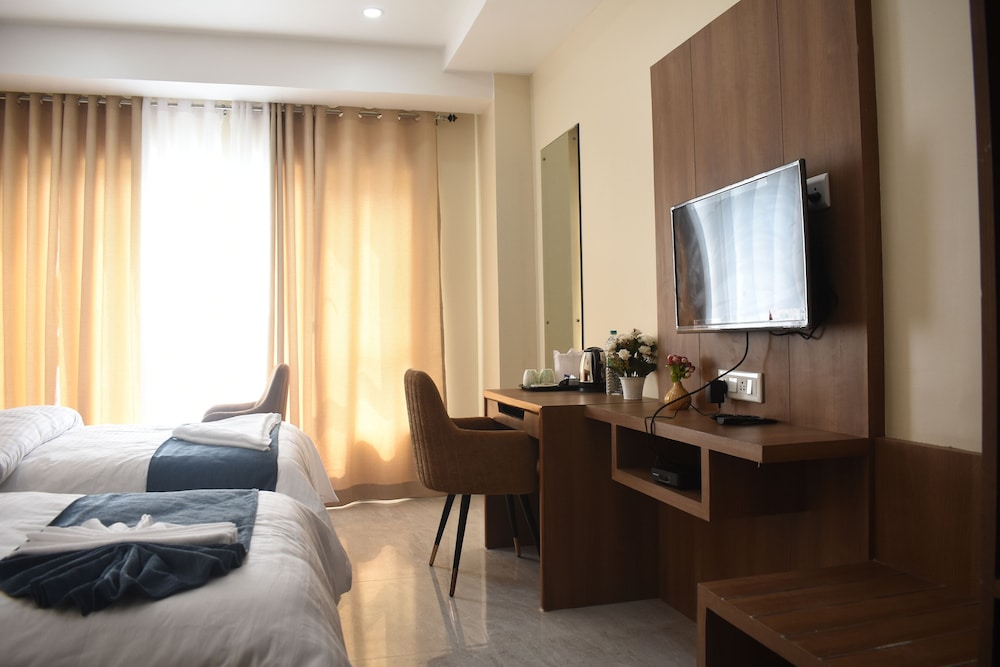 Executive Double or Twin Room - Photo 13