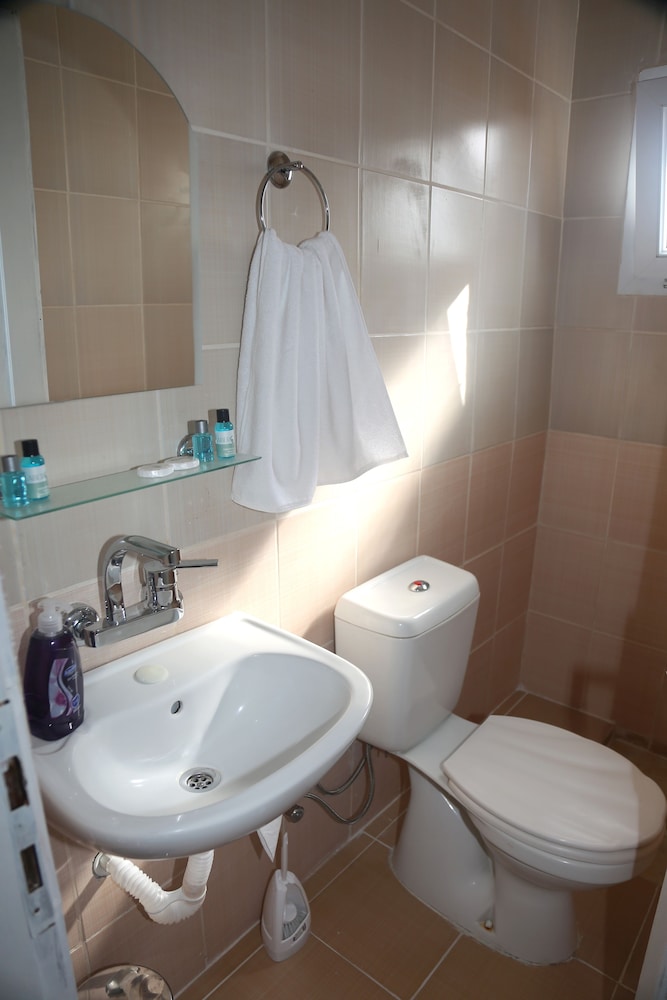 Standard Double Room - Photo 39