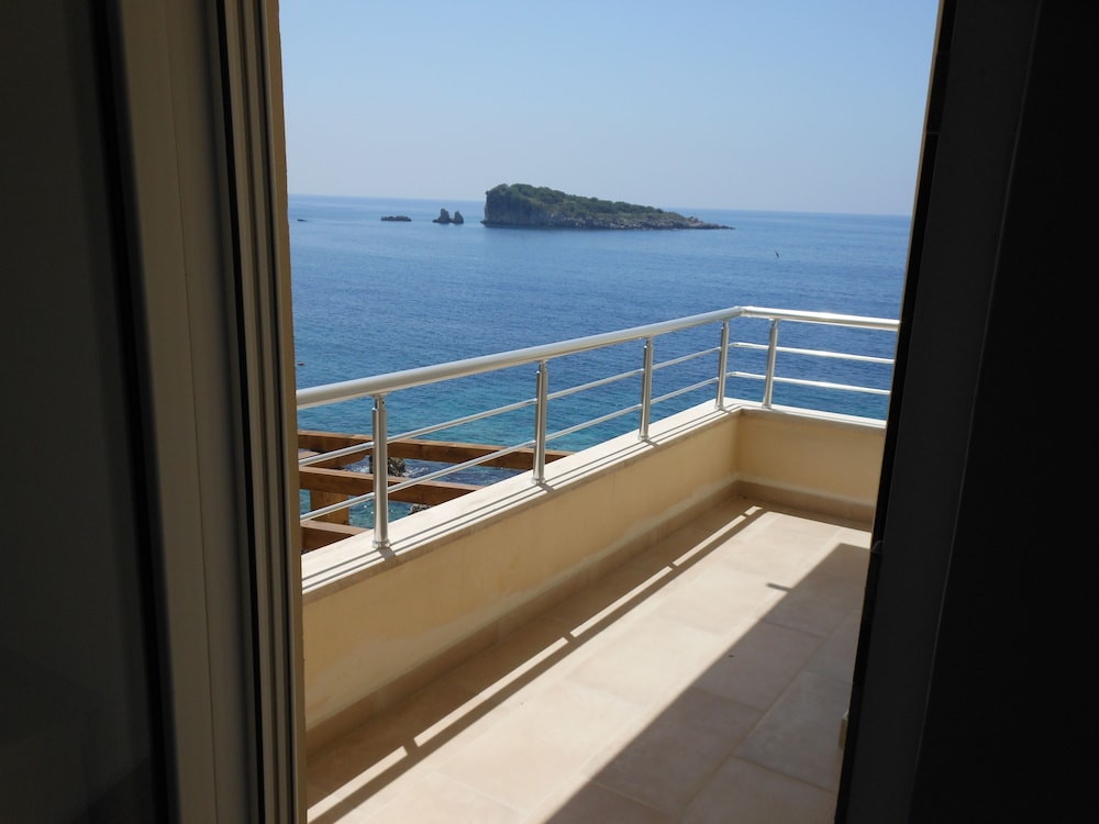 Double or Twin Room, Private Pool, Beachside photo 3